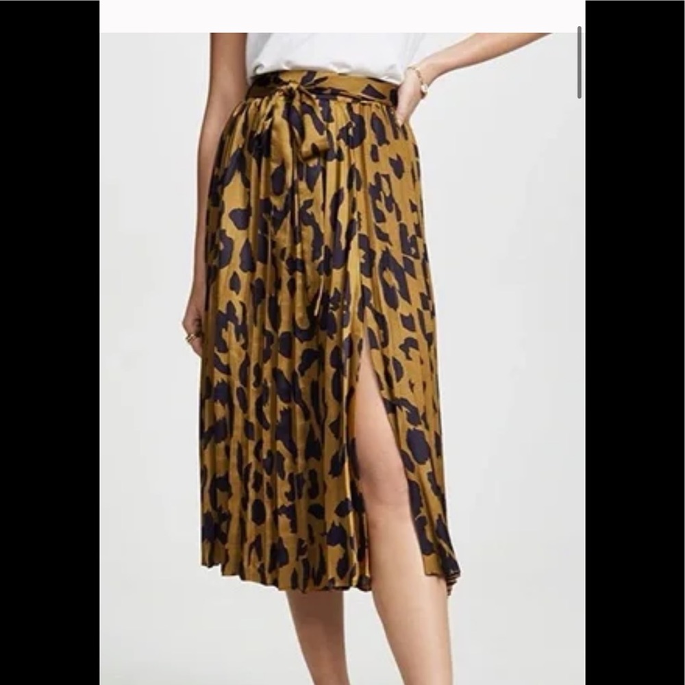 Moon river pleated skirt. Never worn